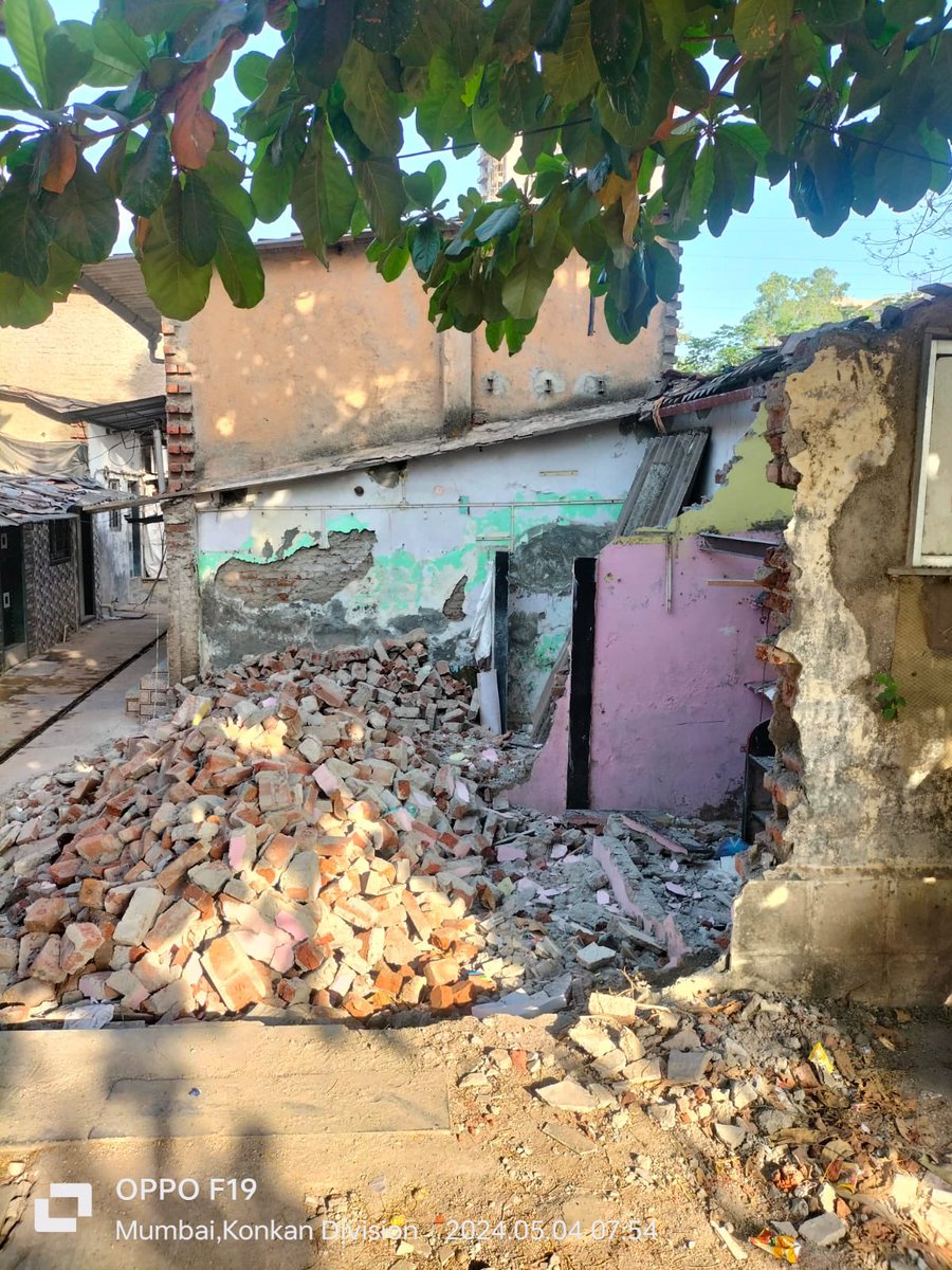 anjali_damania's tweet photo. Are all Govt agencies like SRA and Police, working only under Political Pressure? Don’t they have spine to stand for what is right ? 

Shri @rautsanjay61 , your brother MLA Sunil Raut is in connivance with infamous Developer, Atul Shirodkar from Nagpur, who has not only looted innocent home buyers in First City project, but is now trying to usurp a plot of 18000 sq mt, by paying a meagre 89 lakh ? Do we even get a 2 BHK in Bhandup for 89 lakh? The plot belongs to innocent middle class people.  They are NOT ENCHROACHERS or TENANTS, but are OWNERS. 

In his office at Mihan, Atul Shirodkar was accused of stealing electricity from MSEDCL. Now with the help of MLA Sunil Raut, he is spreading panic, terrorising and illegally demolishing chawl at Sainagar Chawl Bhandup. How do people fight? No police help, no help from SRA, all are working only under political pressure.

Despite knowing all the facts and when the matter before in AGRC, neither ACS Housing Ms Valsa Nair nor SRA CEO Mahendra Kalyankar are taking any action. 

Spoke to adamant Sunil Raut, thought he might not be knowing facts, but I was shocked to hear him. 

DEMOLITION Must stop immediately. Now the fight is not only against the Developer Atul Shirodkar, but against MLA Sunil Raut and SRA too.