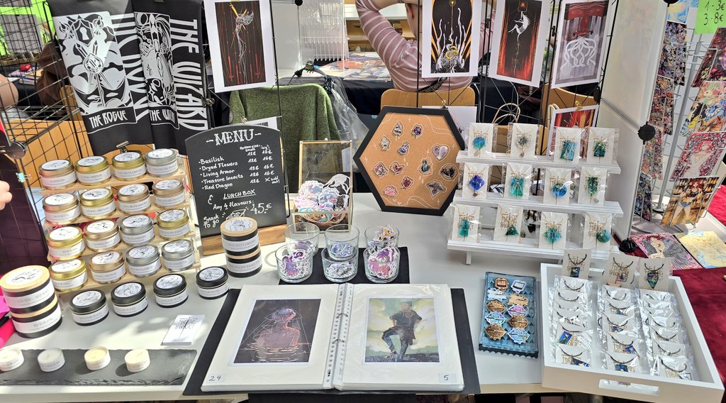 Will be at Dokomi with mine and <a href="/ruhefuchs/">nano nano</a> new shared brand <a href="/FortuneSpookie/">FortuneSpookie</a> ♡♡♡ 

Def come and visit us I would be more than happy to have a chat and show you our new goods 💕✨️

💕✨️Booth 3M25✨️💕