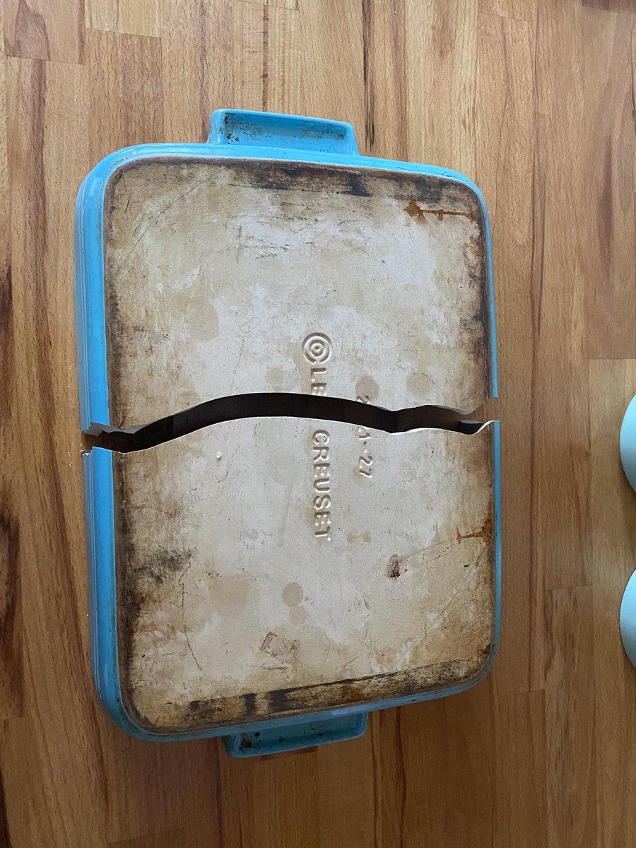 CatsPyjamas_'s tweet photo. @lecreuset @LeCreusetUK does the lifetime guarantee still apply if you no longer have the receipt? ☹️ https://t.co/PHZWk3G8z8