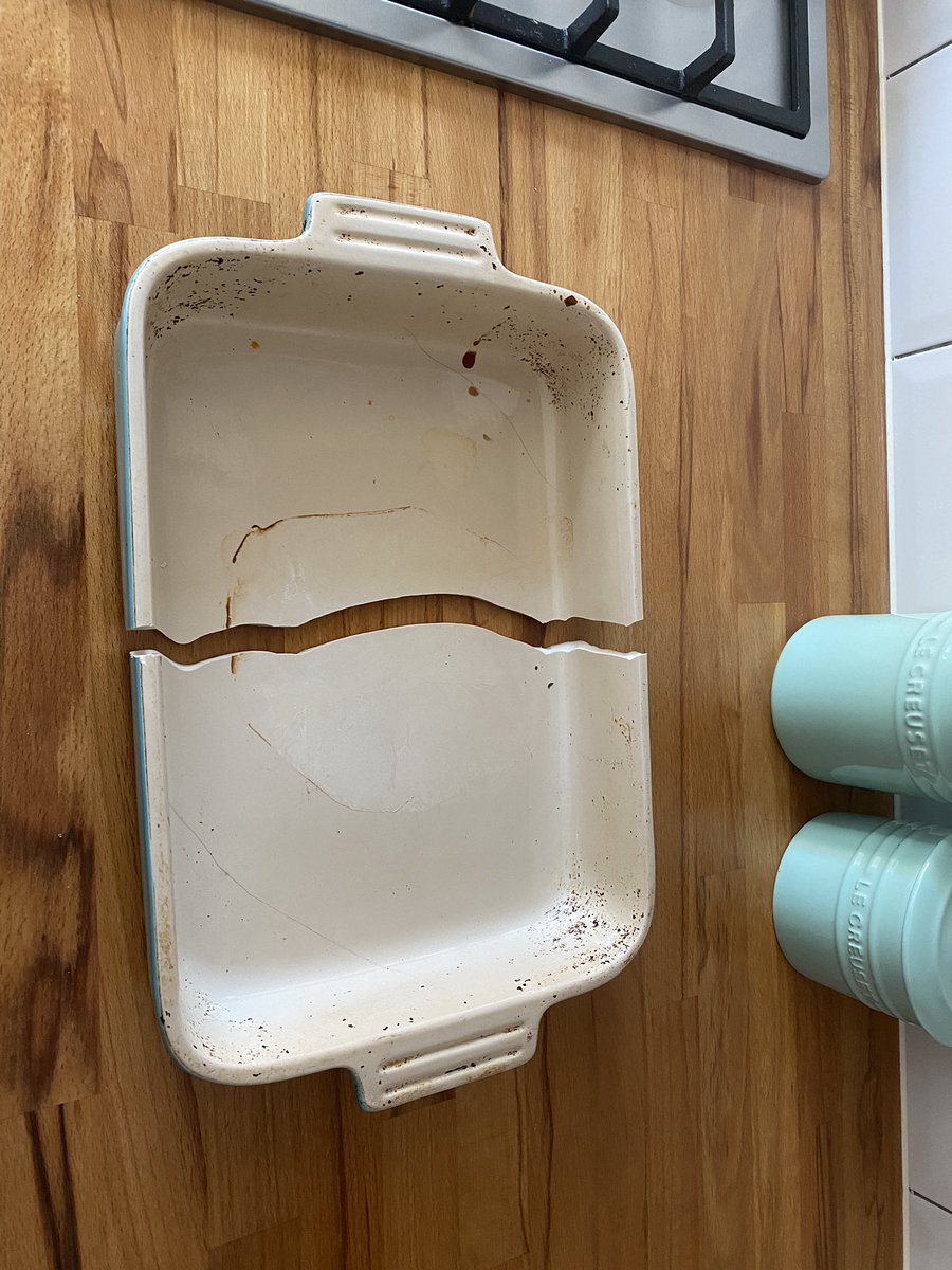 CatsPyjamas_'s tweet photo. @lecreuset @LeCreusetUK does the lifetime guarantee still apply if you no longer have the receipt? ☹️ https://t.co/PHZWk3G8z8