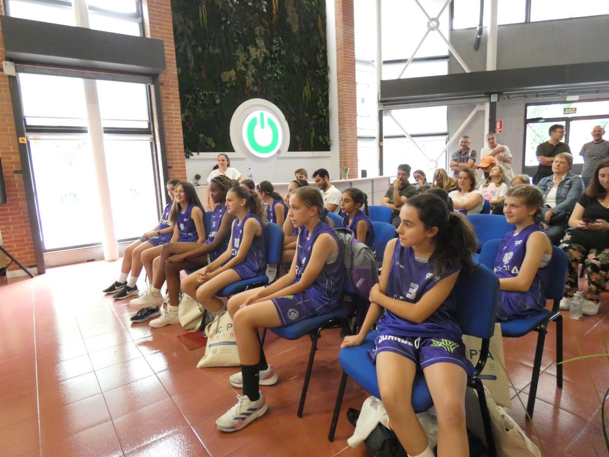 CBJuanDeAustria's tweet photo. 🏀🌟 ¡Gran tarde para el Club Baloncesto Juan de Austria! 🌟🏀

Hoy hemos tenido el honor de ser recibidos en las instalaciones de Ricopia Technologies, nuestro patrocinador principal, para homenajear a nuestras subcampeonas de Madrid. 🥈👏 https://t.co/HPfyWrr6td