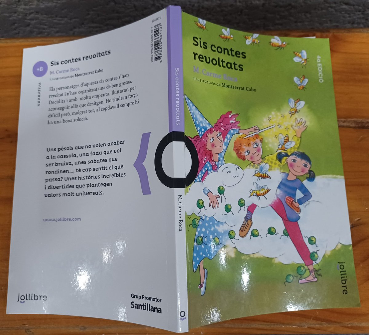 DavidSauriMi's tweet photo. Els personatges d’aquests sis contes s’han revoltat i n’han organitzat una de ben grossa

La @MCarmeRocaCosta comparteix el gust per llegir amb l'alumnat de de 4t de primària de @oakhouseschool que han llegit el seu @jollibre

📚 Sis contes revoltats
https://t.co/8kEEZseG6i https://t.co/emt2UwfHG9