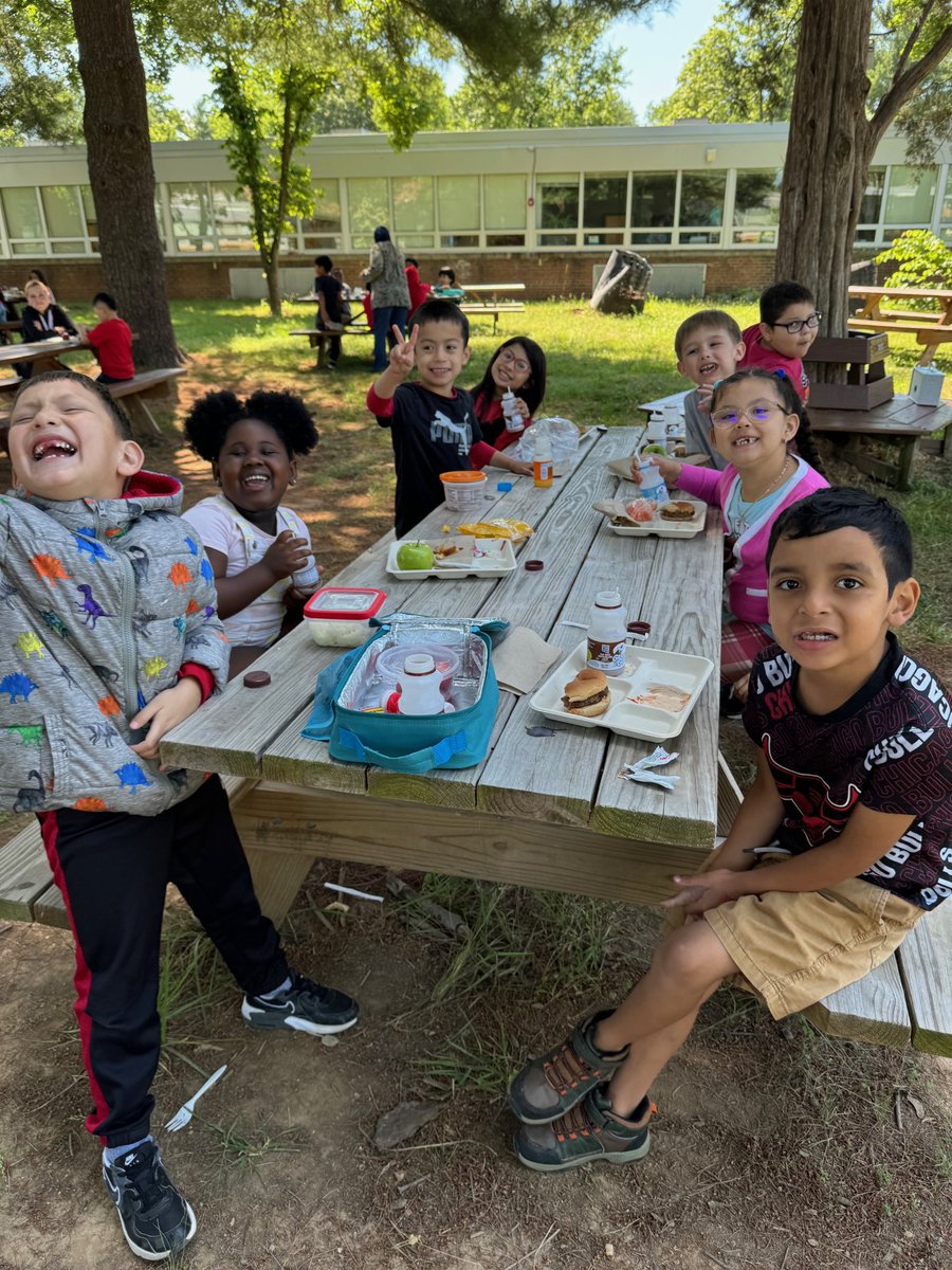 PBIS reward for the entire school! Having lunch outside on this beautiful day! <a href="/GuilfordEle/">Guilford Elementary School</a> <a href="/MeganKillian8/">Megan Killian</a> <a href="/ro2till/">Rolando Tillman</a> <a href="/AndreaChoLCPS/">Andrea Littig</a>