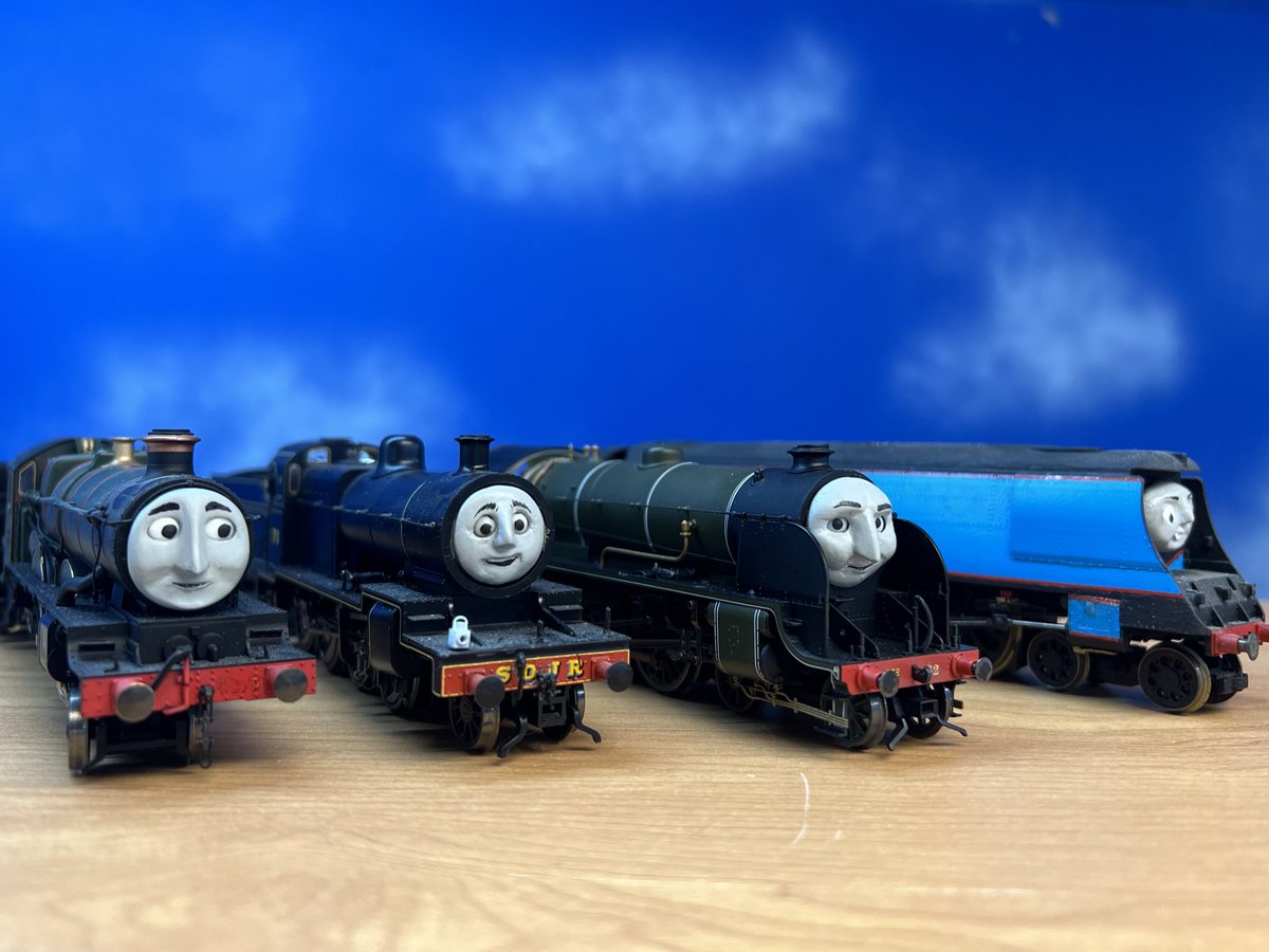 rwsnwr12's tweet image. Another Stalwart of the NWR from the extended railway series: Robert- the commuter loco! Renumbered with transfers printed by @/railwaymanianet