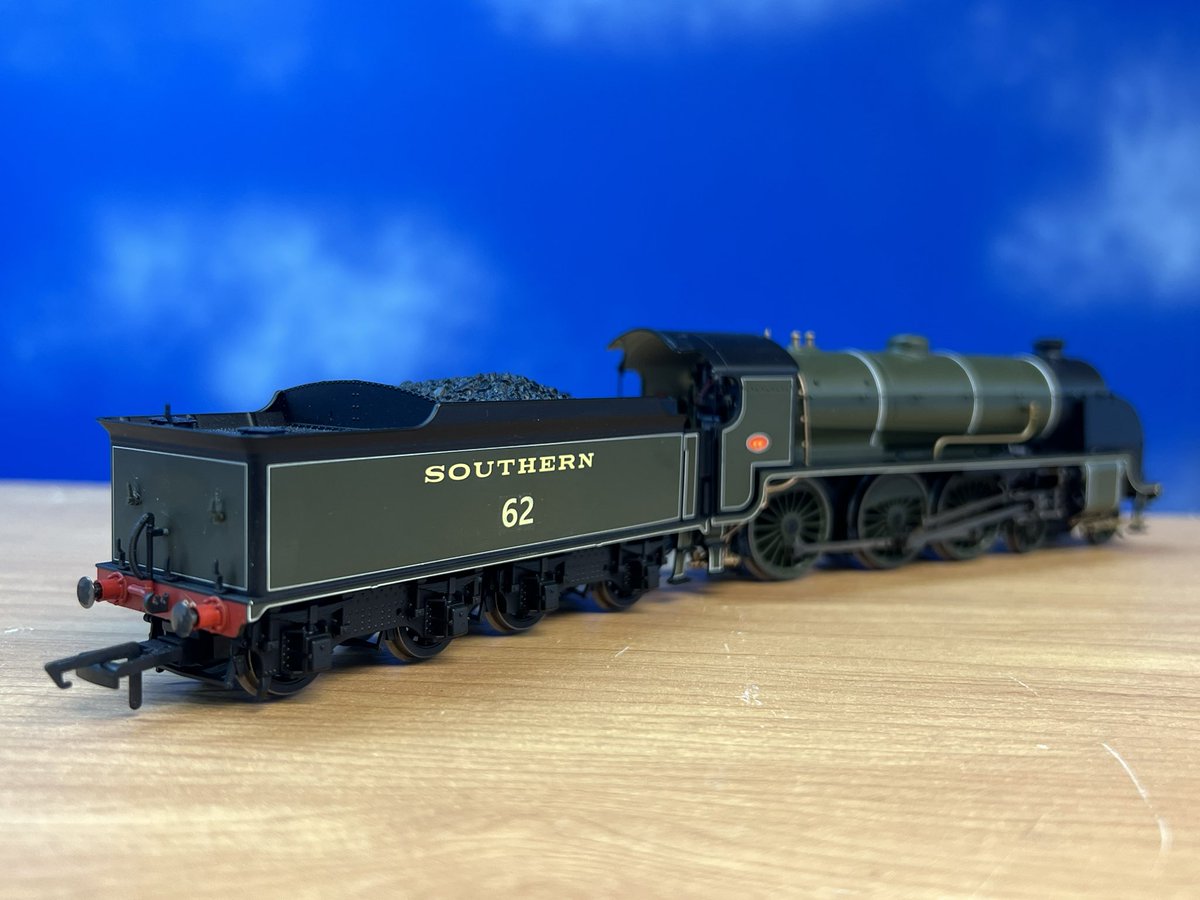 rwsnwr12's tweet image. Another Stalwart of the NWR from the extended railway series: Robert- the commuter loco! Renumbered with transfers printed by @/railwaymanianet