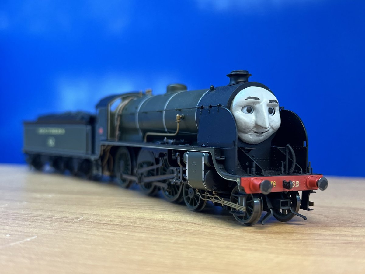 rwsnwr12's tweet image. Another Stalwart of the NWR from the extended railway series: Robert- the commuter loco! Renumbered with transfers printed by @/railwaymanianet