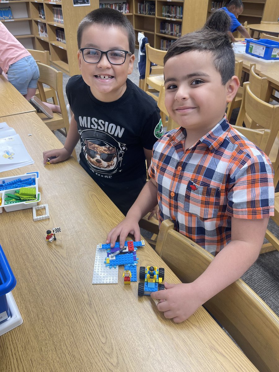 Erath_Miss's tweet photo. Teamwork in STEM building a spring launcher and a car with a removable brake to demonstrate push and pull forces and how friction works! @michelle_coots #DVUSDTech @MirageDVUSD https://t.co/ezk11nkf8B