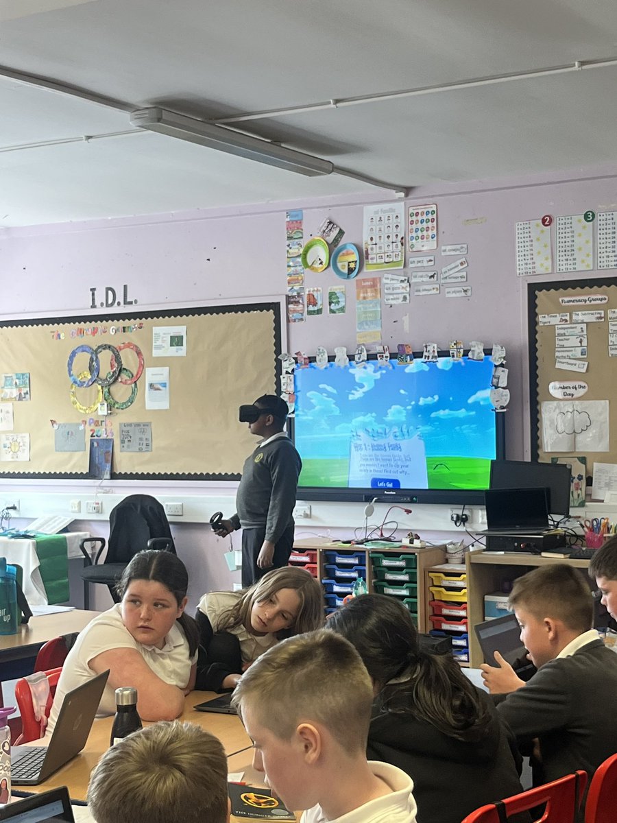 MissMilne4's tweet photo. A great start to world of work week today! Thank you to all our visitors from today, we can’t wait to find about lots of other exciting jobs later on in the week. @stcharlespais https://t.co/SsAOYRimN6