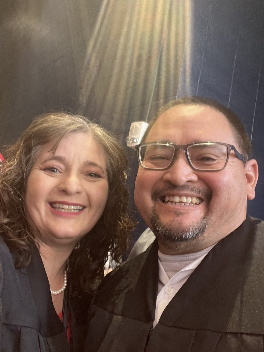 mariatuck's tweet photo. Class of 2024 has graduated! I work in a wonderful place! @erincon_13_JSHS  @viva_lajeff @LaJeffHoops @_coach_k @DsayavedraEPISD https://t.co/WCqrF8gN2M