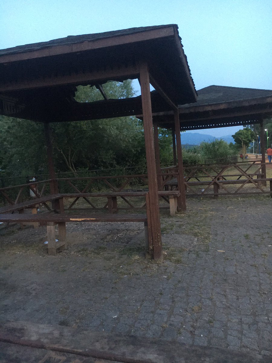 receponal41's tweet photo. Burası Gölkaypark kafeler karşısı Göl kenarı bakımsız ve atıl durumda yetkilerden isteğimiz gerekli temizlik ve bakımların yapılması ve yeterince piknik masası ve çevre düzenlemesinin yapılması yazın güzel mekan düzenleme şart !
@izmitbelediye 
@fatmakaplan 
@Kocaeli_Gundem https://t.co/cD09BsxtCP