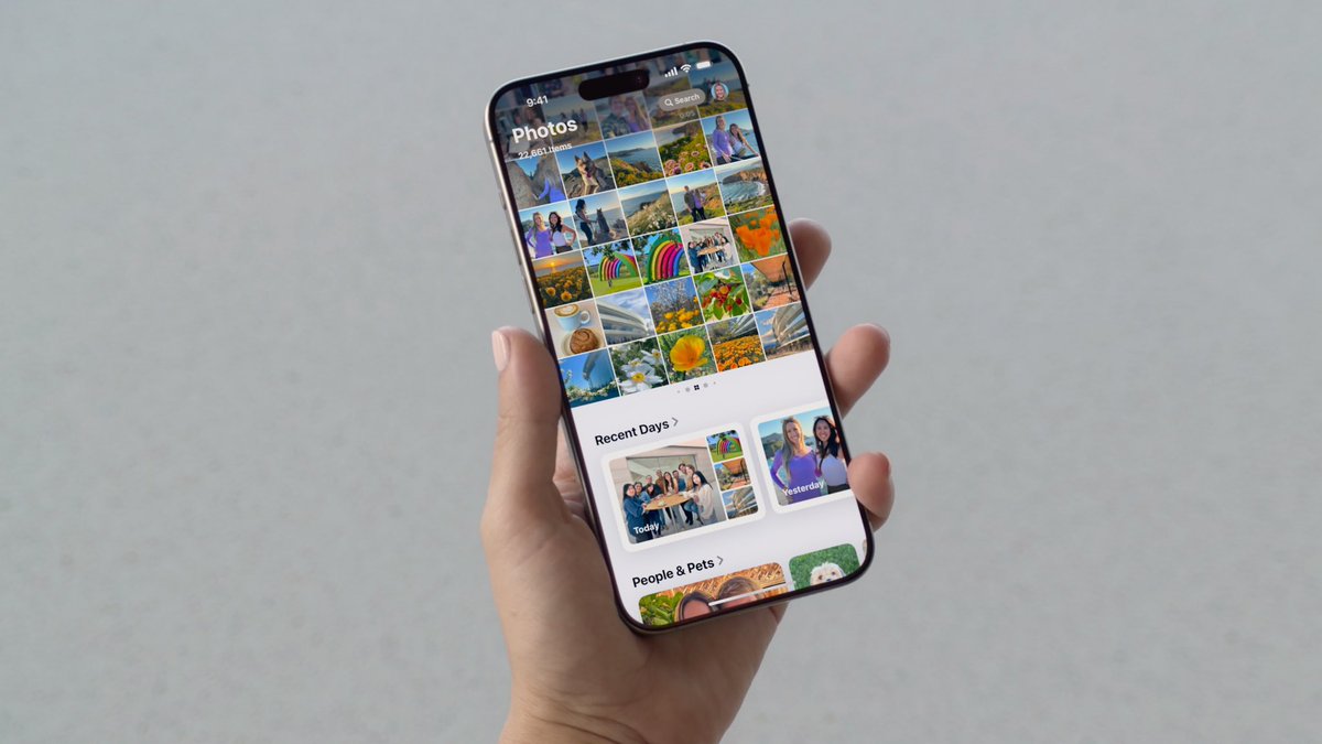 behl1anmol's tweet photo. Apple introduces iOS 18

- A new control center
- Dark icons in dark mode
- Home screen Customisation 
- Place apps anywhere on grid
- Hide and Lock apps in iOS 18
- Schedule messages 
- Satellite Messaging
- RCS Support
- iMessage text formatting 
- Photos app redesign
#WWDC24 https://t.co/UTlahqE4IT