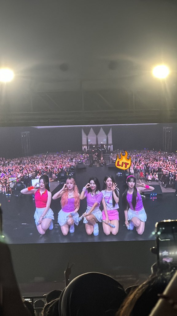 _imfake_joy's tweet photo. Gemes banget (G)I-DLE aslinya mungil dan bening banget, apalagi Minnie bikin gemes bgt😭💗 #GIDLEJKT #gidle https://t.co/TvdsddrHqn
