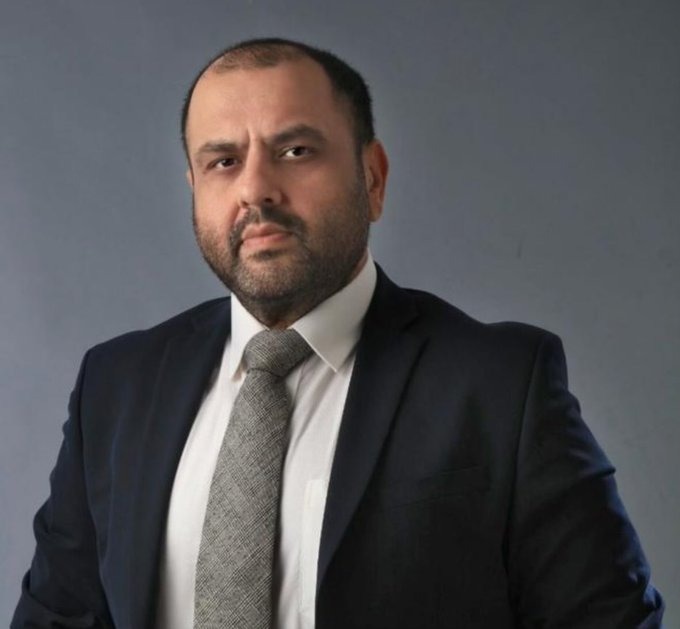 मुंबई क्रिकेट असोसिएशनचे अध्यक्ष अमोल काळे जी यांचं हृदयविकाराच्या झटक्याने निधन झाल्याची बातमी अत्यंत वेदनादायी असून मी त्यांना भावपूर्ण श्रद्धांजली अर्पण करतो. ईश्वर काळे कुटुंबियांना हे दुःख सहन करण्याची शक्ती देवो, हीच प्रार्थना करतो.
ॐ शांती