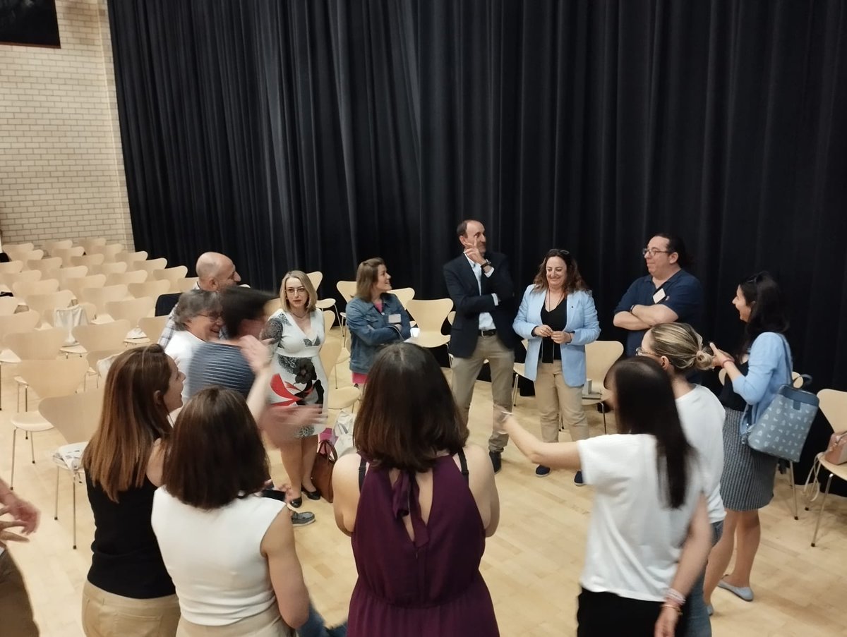 Fantástica jornada de aprendizajes y reflexiones compartidas con #RED_evolución ... Docentes y líderes comprometidos e ilusionados con la transformación real de la educación. Un gusto haber podido compartirla con todos vosotros. Gracias!! 
cc <a href="/educacyl/">Educación JCyL</a> <a href="/CSFPJCYL/">CSFP</a> #FormacionCyL