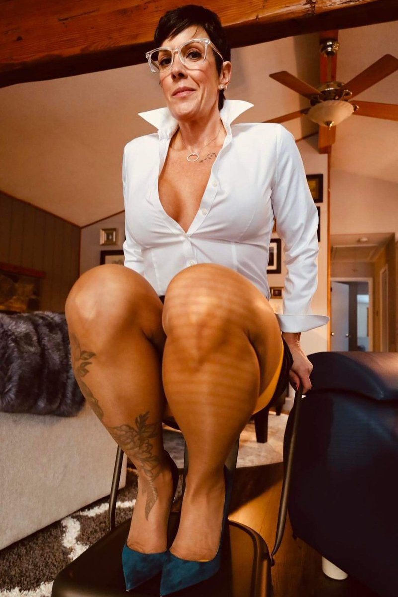 princessaf1972's tweet photo. IG princessaf1972v.7 
OF princessaf1972 

#pantyhose #nylons #stockings #tights #collants #highheels 
*stockings by What Katie Did https://t.co/KLgcRKIPOn