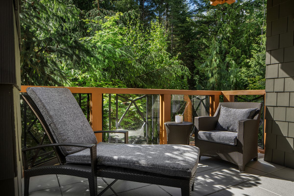 Vacation homes where you can truly disconnect and reconnect. 

Enjoy an extended stay--on us. Discover exclusive offers through the link in bio.