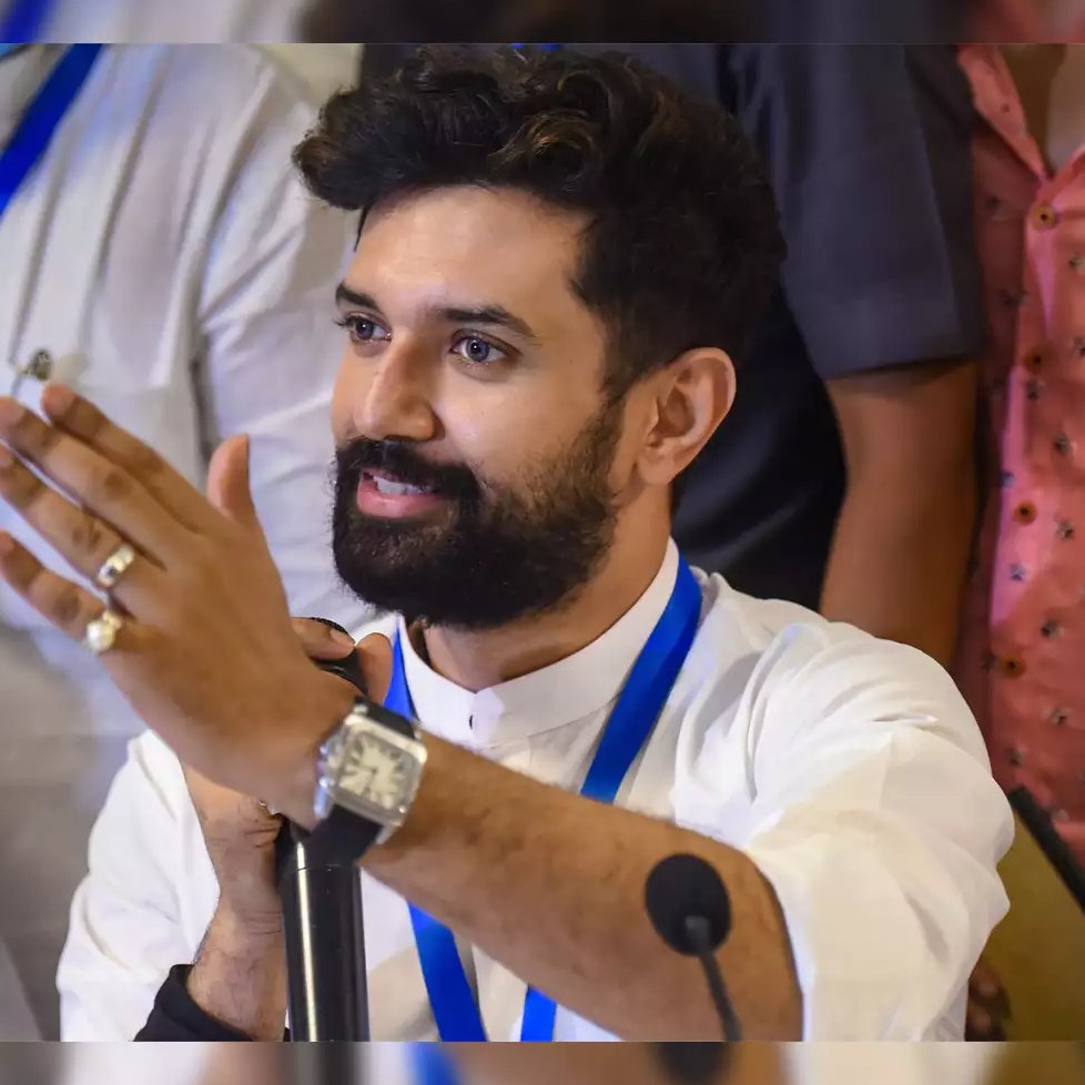 DDIndialive's tweet image. Shri Chirag Paswan has been appointed as Minister of Food Processing Industries in PM Modi's Cabinet
@iChiragPaswan @MOFPI_GOI 

#cabinet #councilofministers