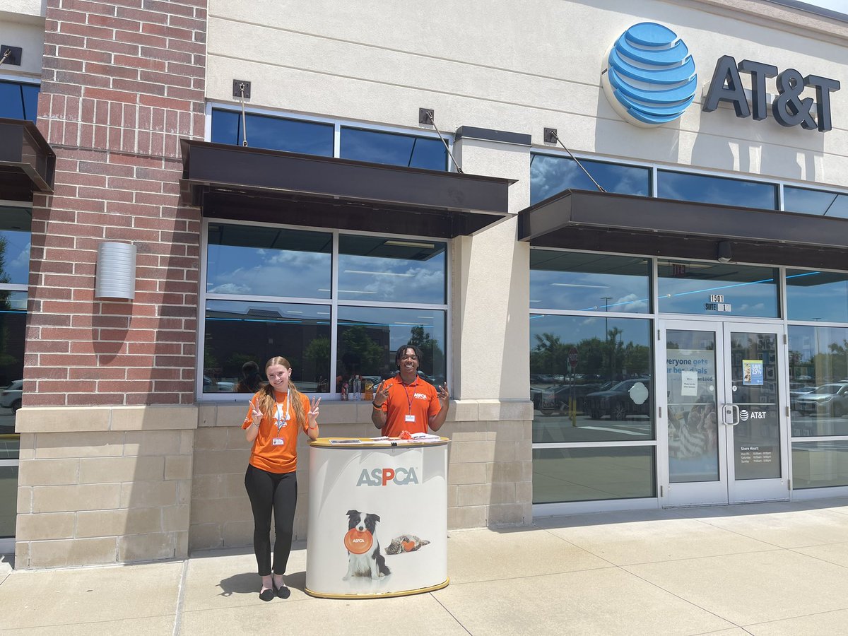Come over to Greenbrier Square and give to the <a href="/ASPCA/">ASPCA</a> 
 <a href="/404girl/">Betsy Francis</a>