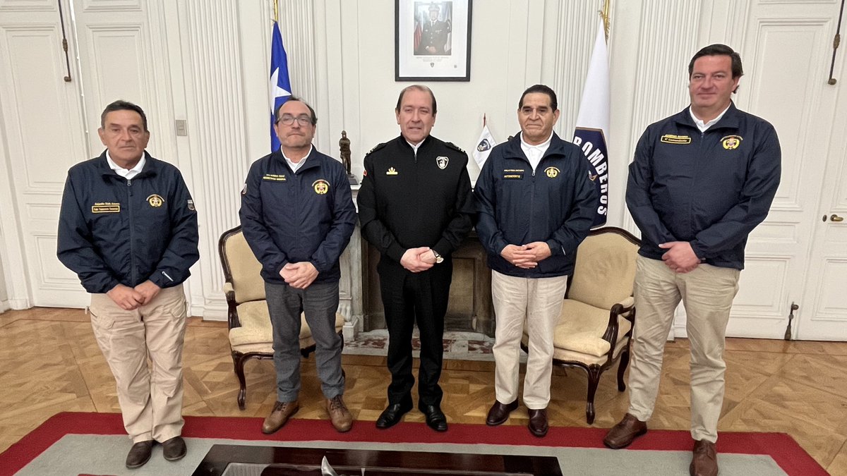 Bomberos Valparaíso tweet media