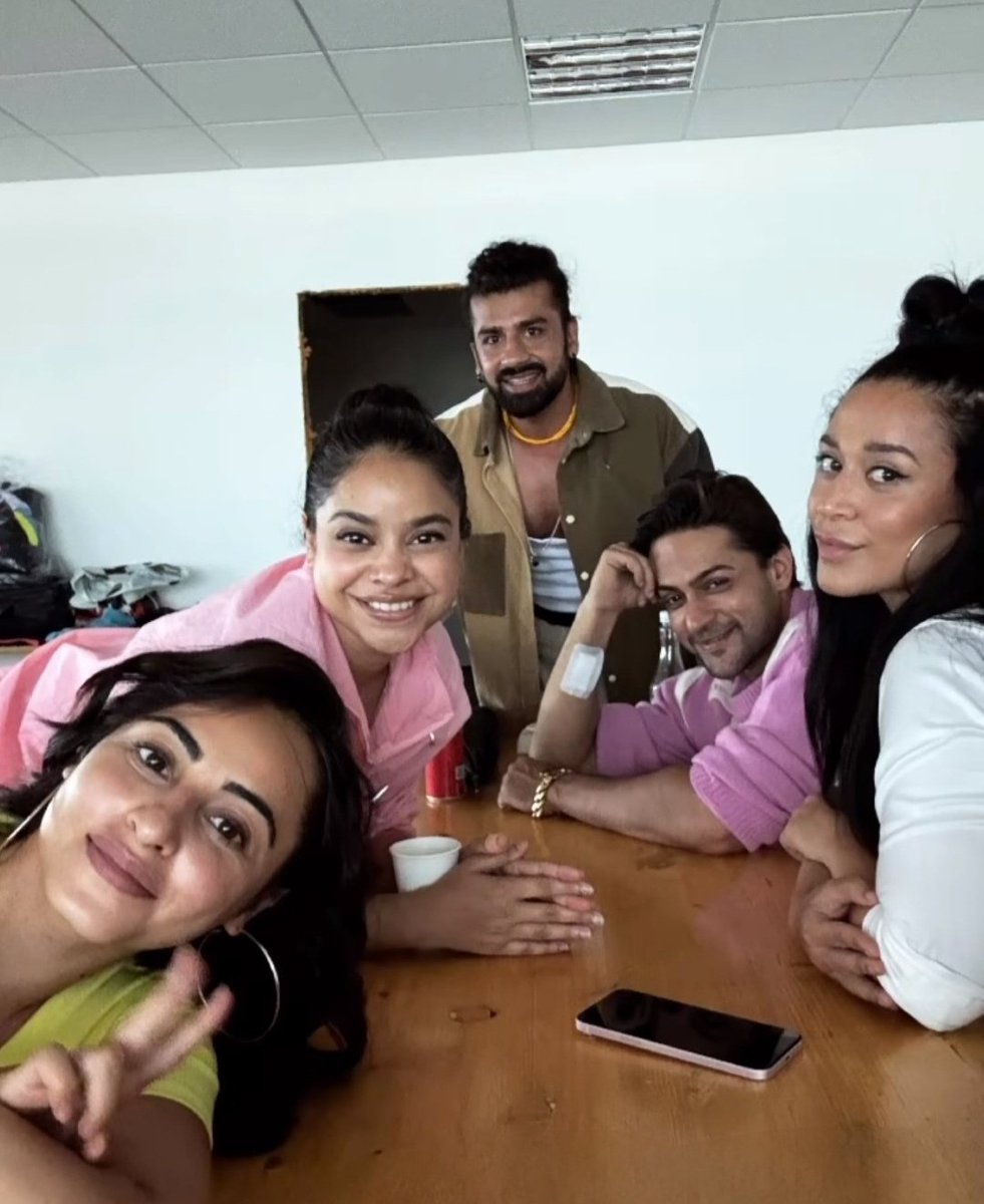 Shalin123fan's tweet photo. Shalin  Niyati Sumona Aashish Krishna ❤️

#ShalinBhanot #NiyatiFatnani #KrishnaShroff #SumonaChakravarti #Khatronkekhiladi #KKK14 #Khatronkekhiladi14 #Kkk  #Shalininkkk #Shalininkkk14 https://t.co/GqELtNlK02