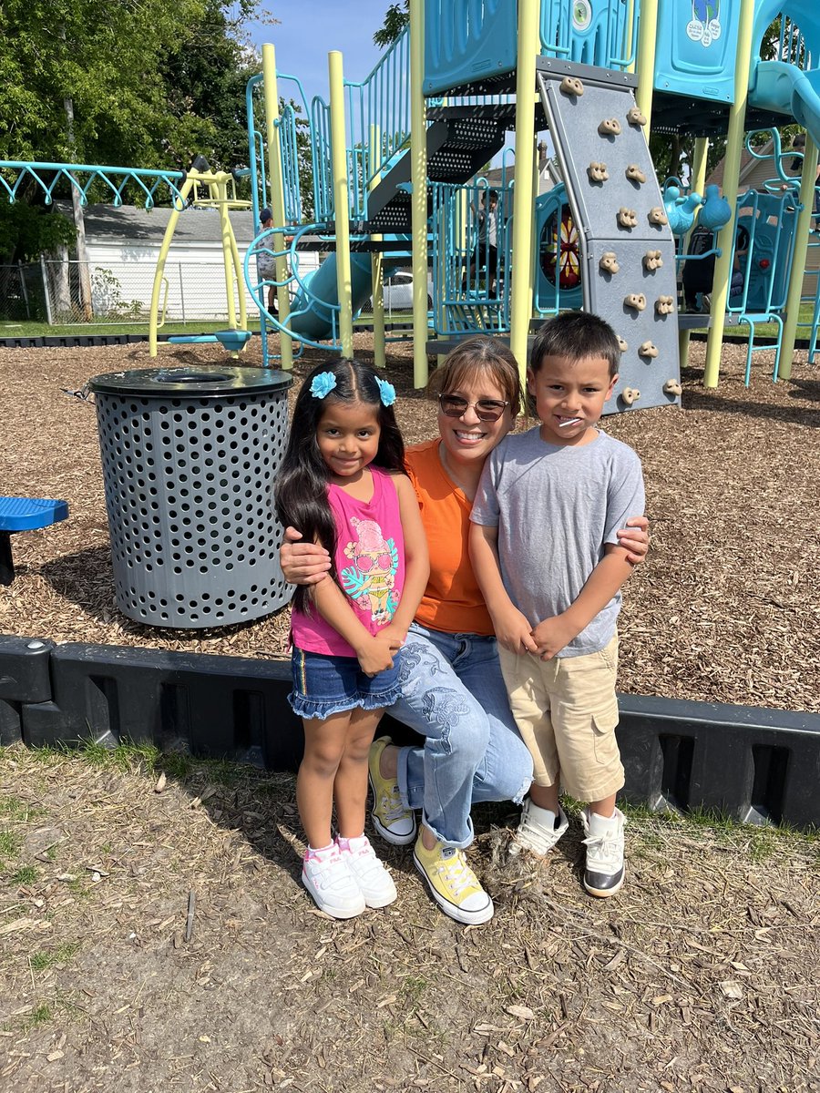 deannamicaletti's tweet photo. Welcome new wildcats! #kindergartenplaydate🛹🛝⚾️ https://t.co/GZXaZlVR5L