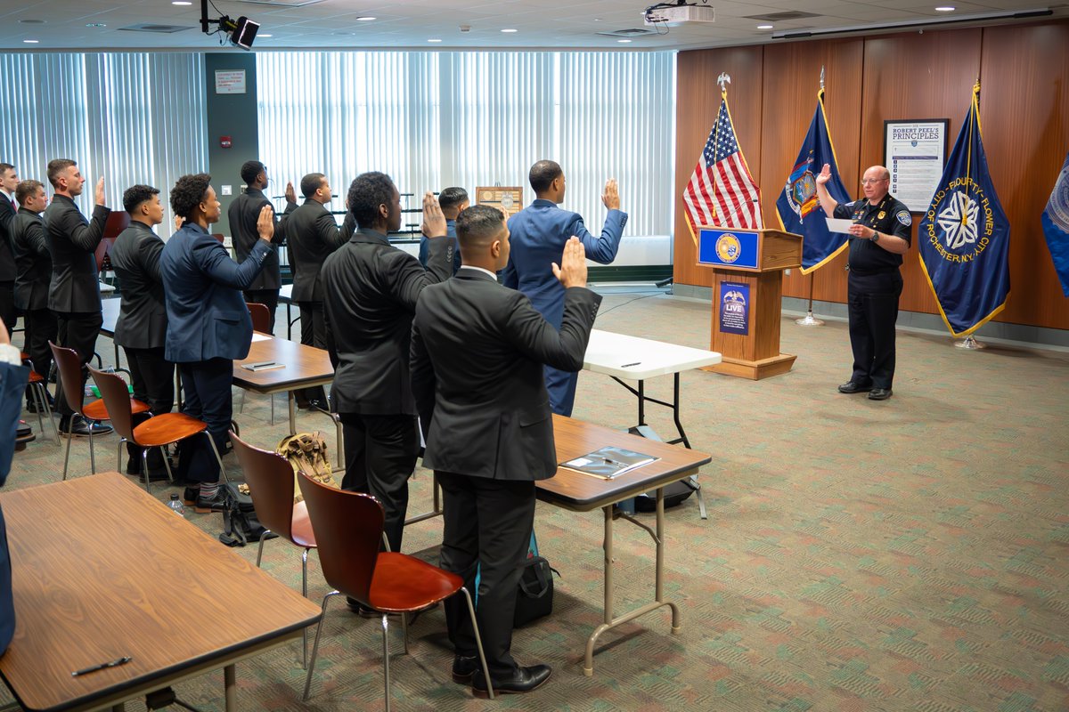 RochesterNYPD's tweet photo. Today, Chief Smith swore in 18 recruits to the Rochester Police Department. Class #75 starts today.
#JoinRPD https://t.co/gNfnvcR43U