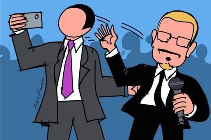 لسه شايف بالصدفة فيديو ضرب الفنان العلامه المُجدد عمرو دياب !
وعايز اقول كلمة للشخص اللي تم ضربه بالقلم تستاهل !
ايوه تستاهل ١٠٠ قلم 
عشان تفوق لنفسك وعقلك 
وعشان تعرف إن انت بتجري وراء سراب وراء فساد مش هتجني منه غير ذل معصيتك 
ياريت القلم يفوقك ويخليك تعرف حقيقة الناس دي  "