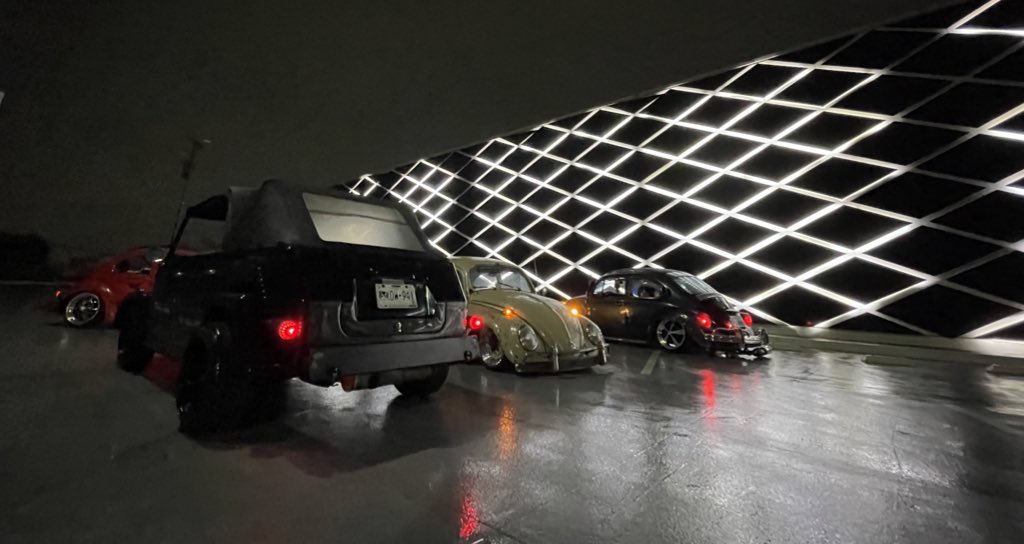 DRZUPREEME's tweet photo. Poniendo el swag en volkSWAGen #SetentasMafia #VW #VAGlife #type181 https://t.co/vxMBoiqrMu