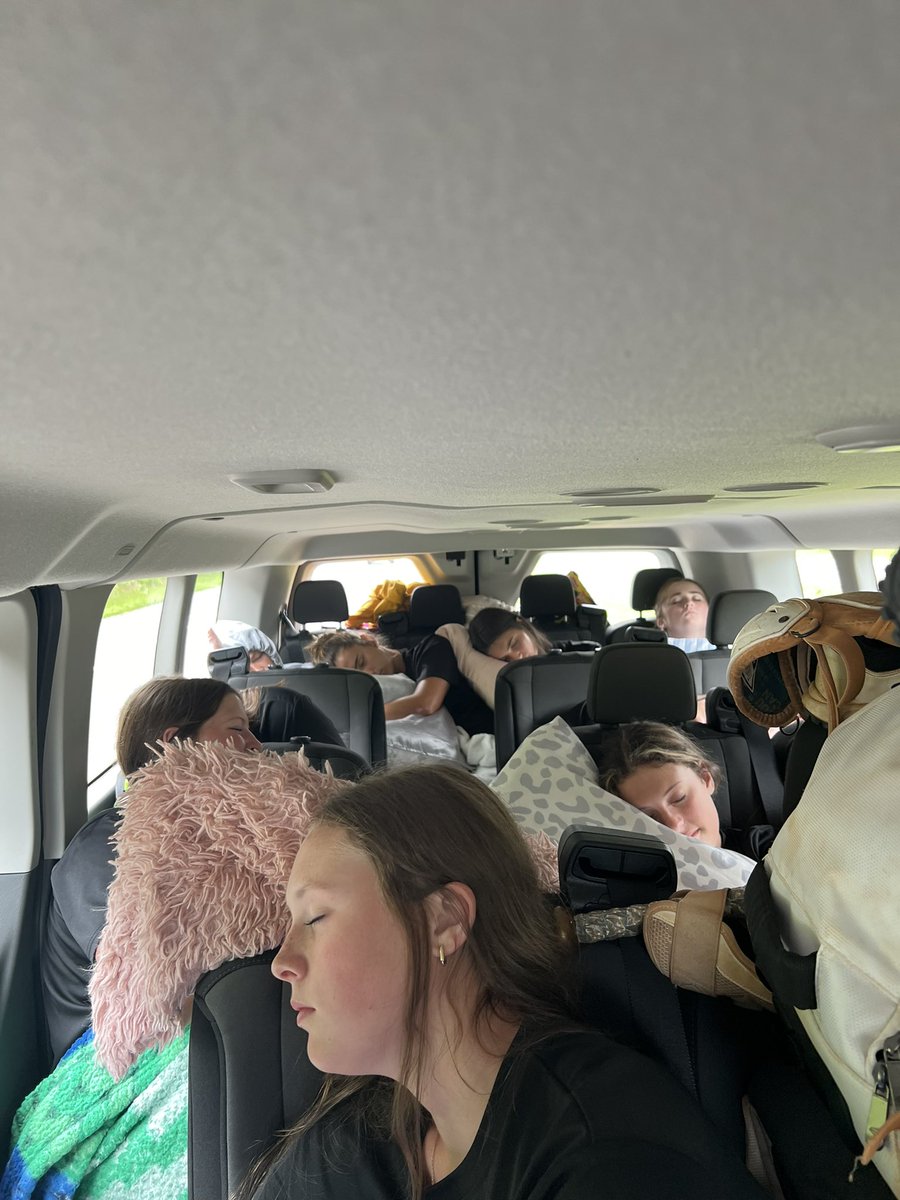GaImpactFoulks's tweet image. Trip De Tennessee started yesterday! We took this opportunity to take our kids around in a 15 passenger cargo van to 7 colleges and a prospect camp in less than 72 hours! We want these kiddos to what they like in order to know what type of college to go after! #MakeImpact
