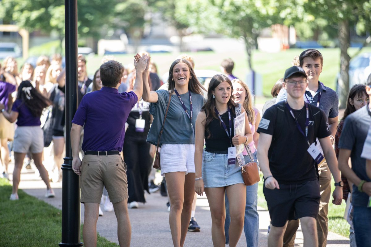 McQueenCandice's tweet photo. Perfect day for welcoming more of @lipscomb 's newest Bisons at New Student Orientation! We are so glad you are coming HOME to Lipscomb &amp; can't wait to see you on campus this fall. Looking forward to meeting more new students at NSOs later this week! #LipscombBound https://t.co/MjxX1z2V6p