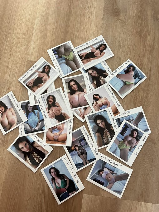 Subscribe & get your hands on Polaroids mailed to you ? 

https://t.co/uFQmW3m5gr https://t.co/3vRez