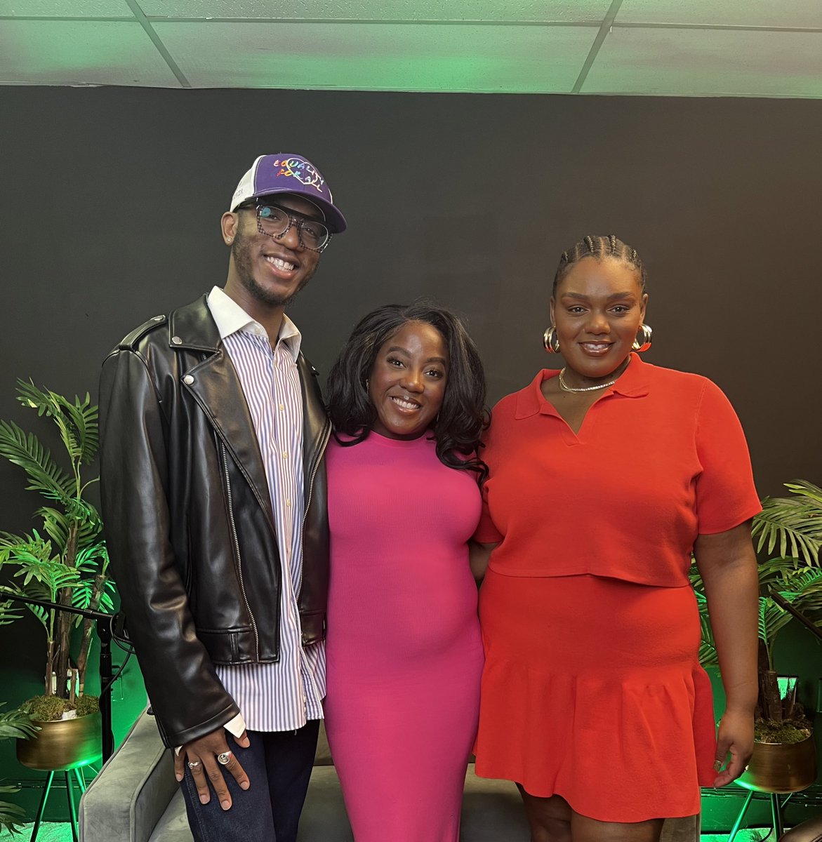WeAreCCPod's tweet photo. Tune into our latest episode with Mrs. Maryland Petite herself @itsnaturallykam live now wherever you stream your podcasts 🍸🎙️🎧 #CCPod
https://t.co/yfdaZpKnRc https://t.co/PdZyQv0NXe
