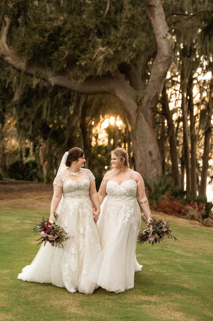 YourSEEvent's tweet photo. In honor of pride month, we are sharing a few photos from one of our favorites - Anna and Brianna's wedding! 💜🩷✨️
⁠
#WeddingDay #OrlandoWedding #OrlandoWeddingPlanner #OrlandoWeddingVenue #OrlandoWeddingVenues #FallWeddings #FallWeddingDay #Brides #Pride #PrideMonth https://t.co/COCdGF2Pr2