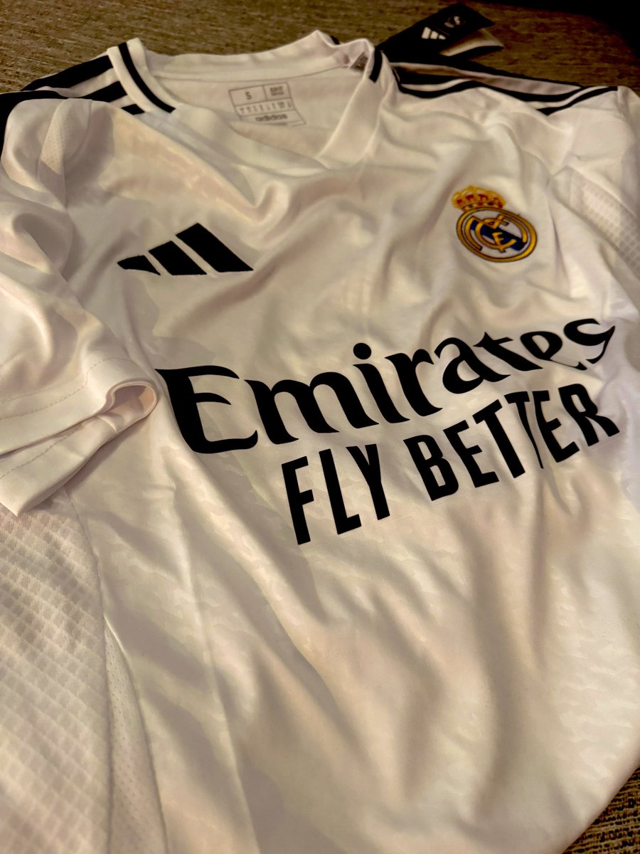 Arimantelman's tweet photo. 🚨SORRRTEOO🚨

La nueva camiseta del CAMPEON DE EUROPA maestro!! De la mano de los amigos de https://t.co/bRI4MGoUd9

Para participar, como siempre: seguirme y darle RT a este tuit. Sorteo el viernes.

Si no te gusta da RT igual así me ayudas 👍🏻
Ah, el próximo sorteo es 💣! 🇦🇷🕷️ https://t.co/9KDwjfUVGa
