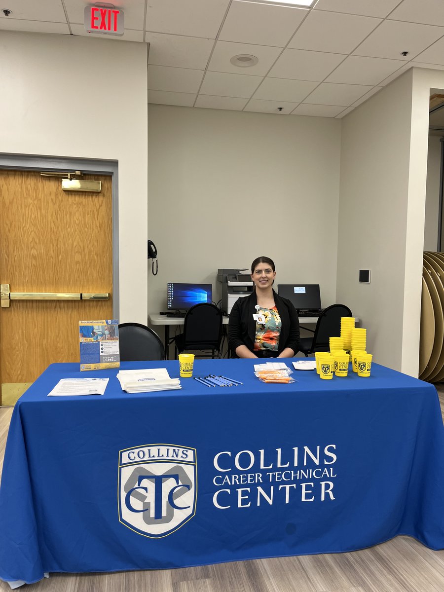 CollinsCTC's tweet photo. The school of nursing recently spend the day attending KDMC nursing boot camp. https://t.co/oYjrXNO72W
