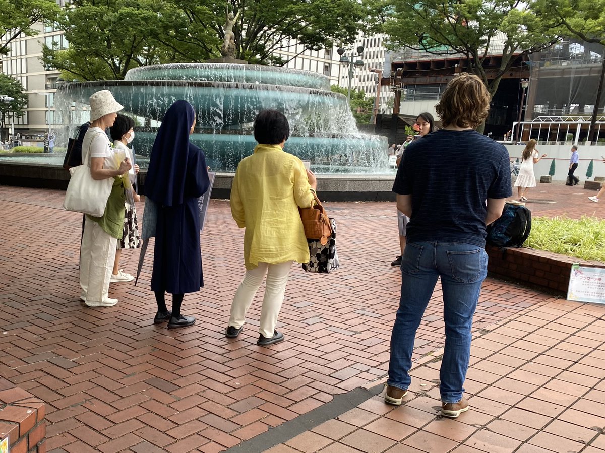 FlowerDemoSakae's tweet photo. 6月9日(日)12時〜13時、フラワーデモさかえを開催しました！

時折雨や風が強くなることもありましたが、みなさんのご協力のもと無事に乗り切りました。ありがとうございました！

今回も皆さんと集まれて、想いや情報を共有し合え、希望を感じる時間でした。

 #MeToo 
 #withYou https://t.co/IEKiBjNoci