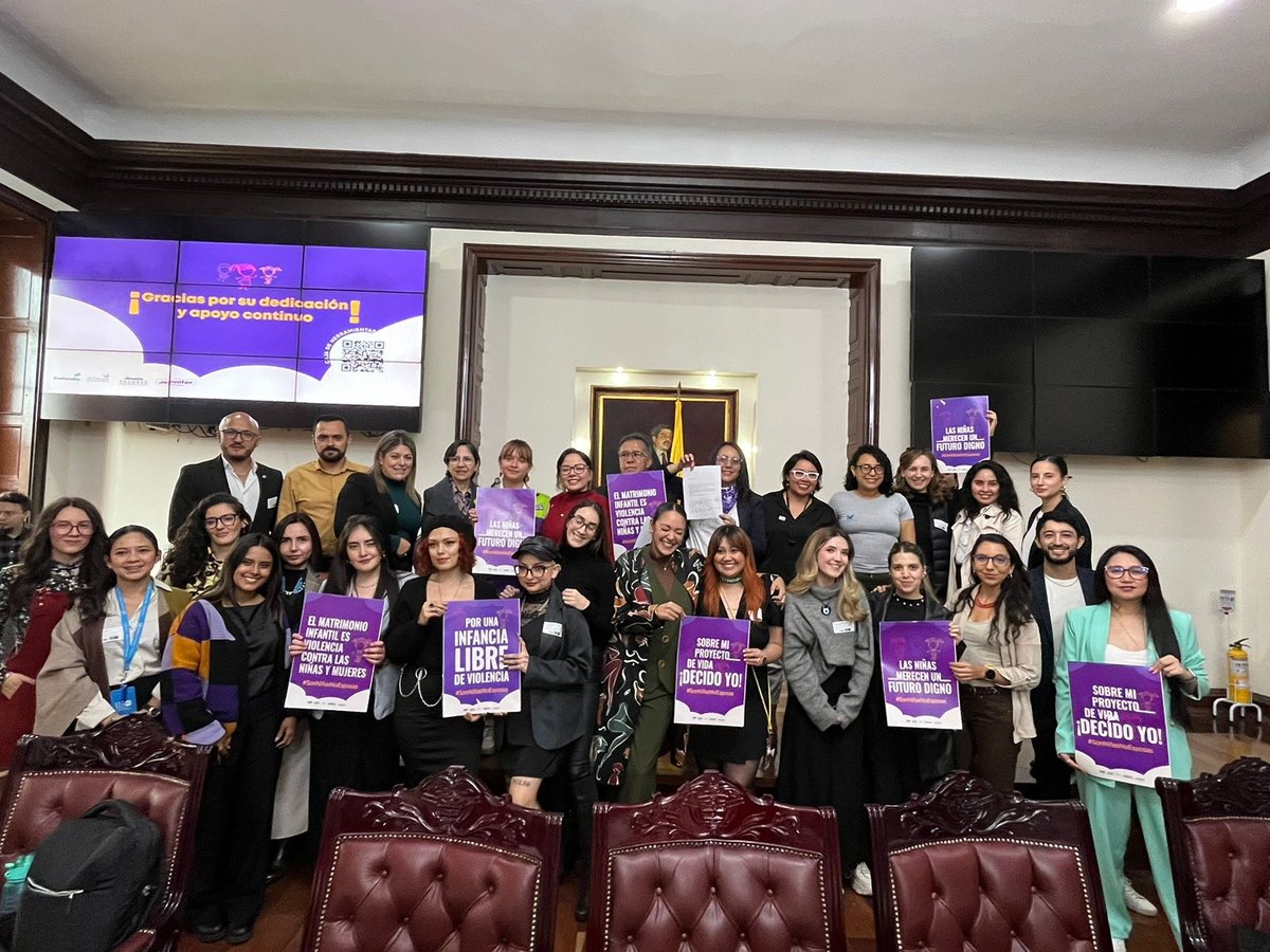 📢 El pasado 30 de abril, la <a href="/CamaraColombia/">Cámara de Representantes de Colombia</a> aprobó en plenaria el proyecto de ley 155/2023. Esta iniciativa busca reformar el Código Civil para prohibir matrimonios, uniones maritales de hecho y uniones tempranas entre menores de edad👨‍👩‍👦‍👦 ¡Acá te contamos! #SonNiñasNoEsposas