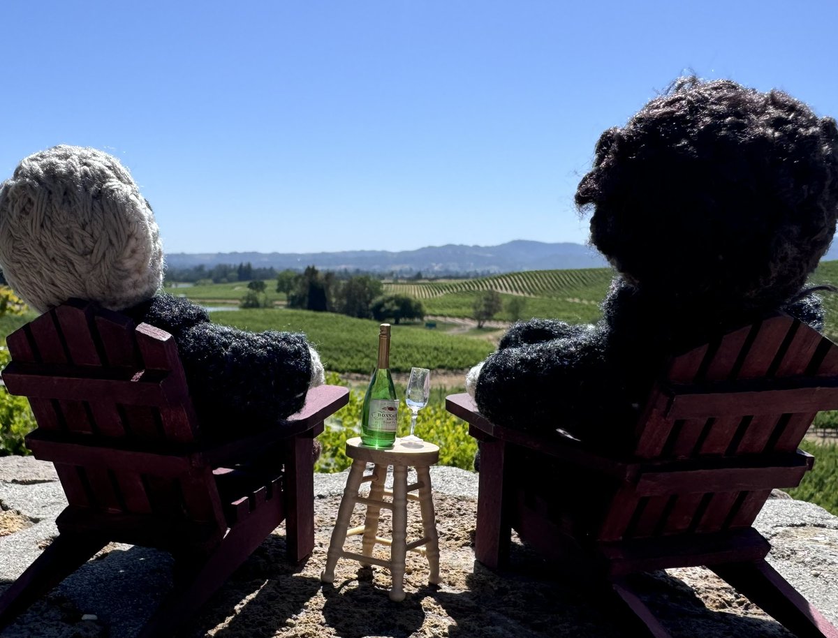 let_it_221b's tweet photo. John and Sherlock do Napa Valley https://t.co/Ln8idxdFsN