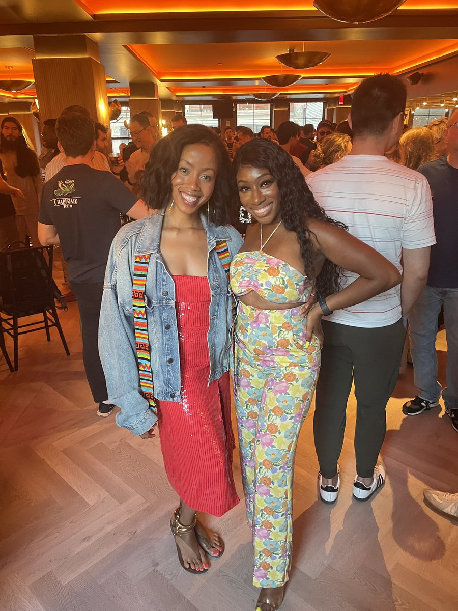 wright_success's tweet image. Hosted an amazing Blockchain &amp;amp; Digital Assets Happy Hour for @chainlink during #NYTechWeek! 
•700+ registrants
•Sold-out event
•Speakers from @chainlink, @21co__ , @Securitize &amp;amp; @coinbase

Thanks to everyone who made it a success! 🙌🏾
#NY #Chainlink
