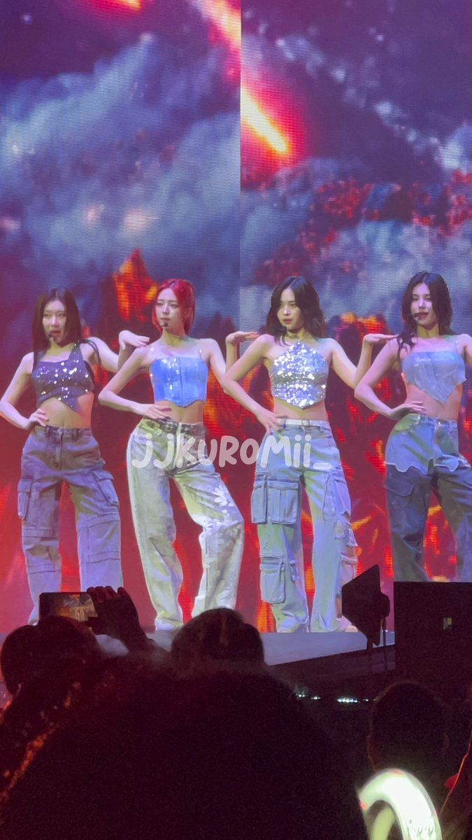 jjkuromii_'s tweet photo. photogenic queens! that post concert depression is hitting me bad
#ITZY_in_OAKLAND #ITZYVIP #ItzyBorntoBeTour https://t.co/VZ2G0QbYd3