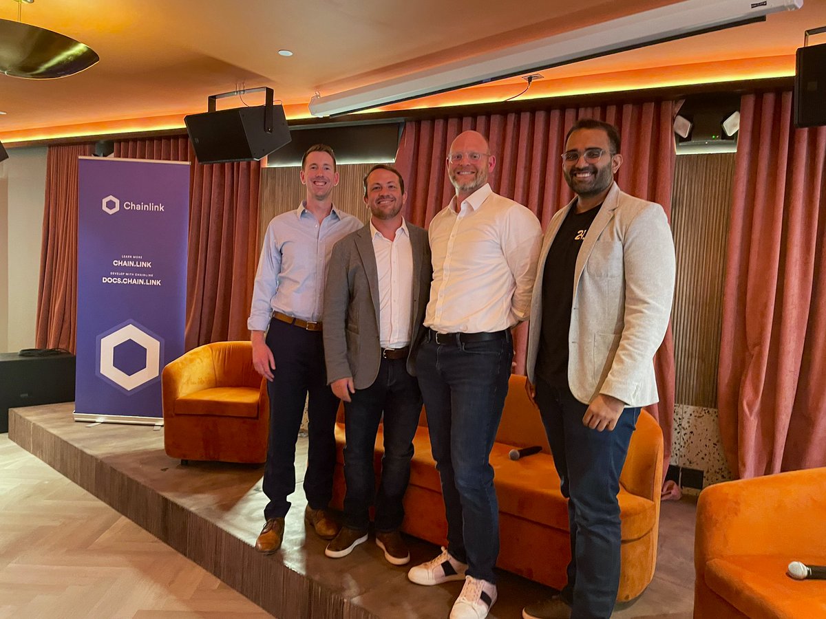 wright_success's tweet photo. Speakers included; @James_Haight, Tokenization Marketing at @chainlink, @finnstr, President at Securitize, @kl2ish, VP of Product @ https://t.co/WMVsCHlyEo and @Shaun_Martinak, Portfolio Manager at @coinbase
#NYTech https://t.co/899jmTzDqT
