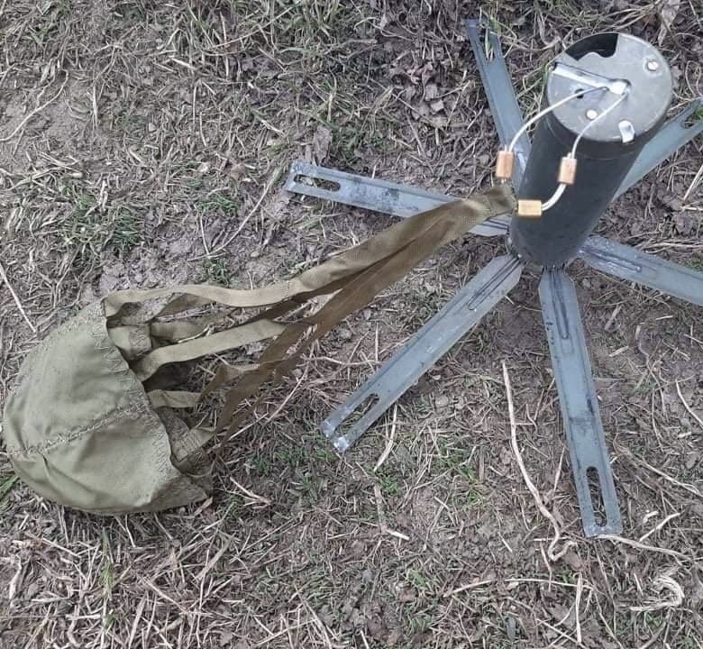 CToast99's tweet photo. @albafella1 POM-3 mine, only introduced ~6 years ago so this is one of their own mines. The guy in the video is holding one of the parachutes. This mine is activated by vibrations from footsteps so I’m not sure what they were thinking walking through a field that they knew had them🤷‍��️ https://t.co/6C9XizKKp7