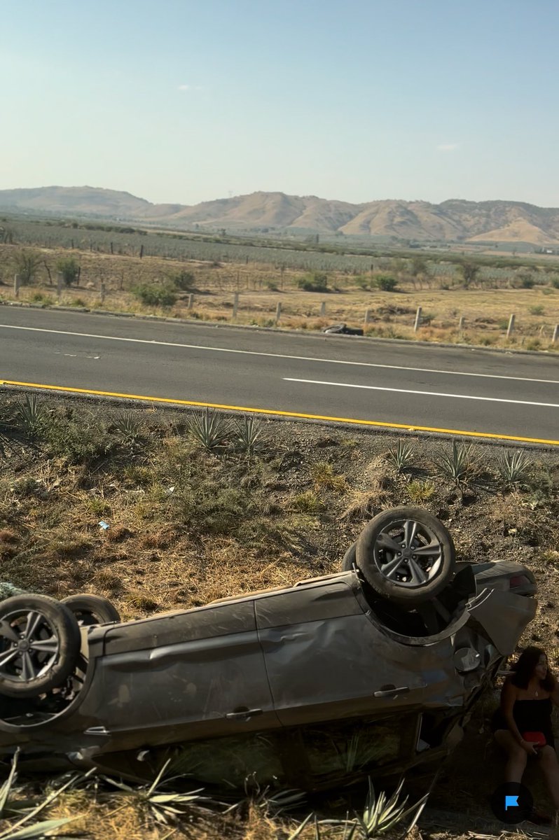 valeriamega's tweet photo. Accidente Múltiple. carretera Vallarta - Guadalajara.  Tome. Precaución @Trafico_ZMG https://t.co/eJJW407nfz