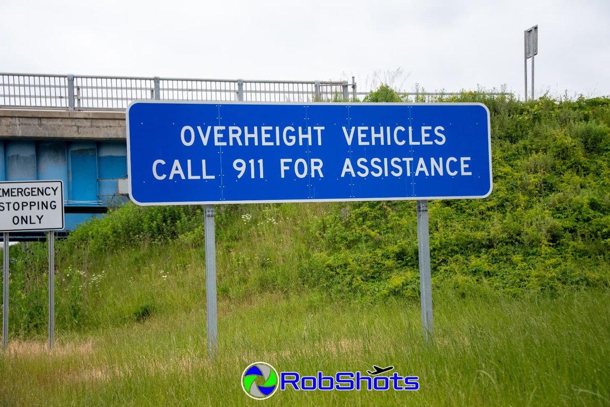 RobShots tweet media