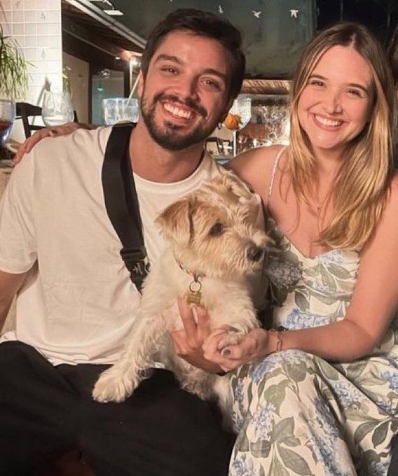 ZAMENZA's tweet photo. Rodrigo Simas e Juliana Paiva no reencontro da #MalhaçãoIntensa, após 12 anos. Só quem viveu sabe. https://t.co/SHd7ejm3uZ