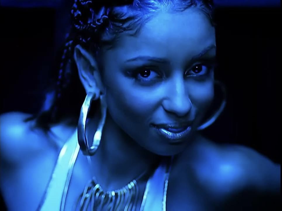 BeccaRBRoyalty's tweet photo. You can put blue lights on Black girls 🔥 https://t.co/iywCrdYEuo