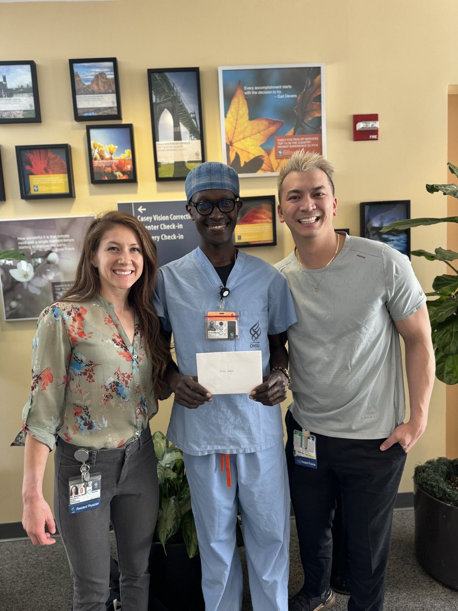 Congratulations to 2024 OHSU APOM Anesthesia Tech of the Year: Jean-Marie! Thank you for everything that you do and for being such a light at OHSU.
 
#anesthesiatech #ohsuapom