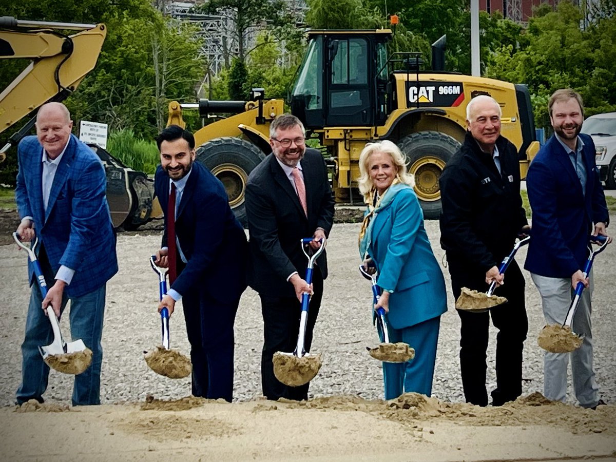 alizaidi46's tweet photo. Great to be in Michigan today with @GovWhitmer, @RepDebDingell &amp; friends from across the state — who are building a winning, clean energy future in partnership with @POTUS! https://t.co/IPcfA21B2G