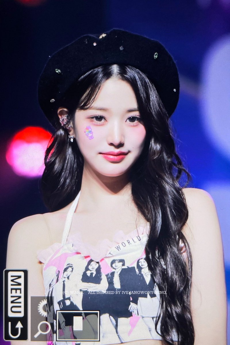 eternal1young's tweet photo. 콘서트에서 베레모녕이라니 넘 귀하잖아🤭 https://t.co/WHBoWwT1hG