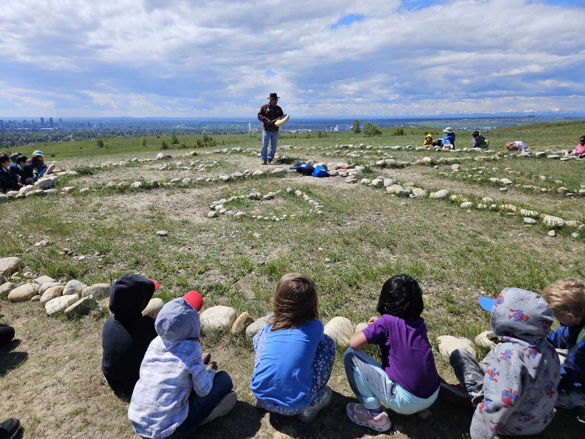 Weescientists's tweet photo. What an amazing day on the land! We are ever so fortunate to receive support from @EdMattersYYC to participate in this day of cultural connection. @Indigenous_cbe shared their knowledge and stories with us and inspired some great conversation! @JSMelementary @yyCBEdu https://t.co/CFrSZ8UijP